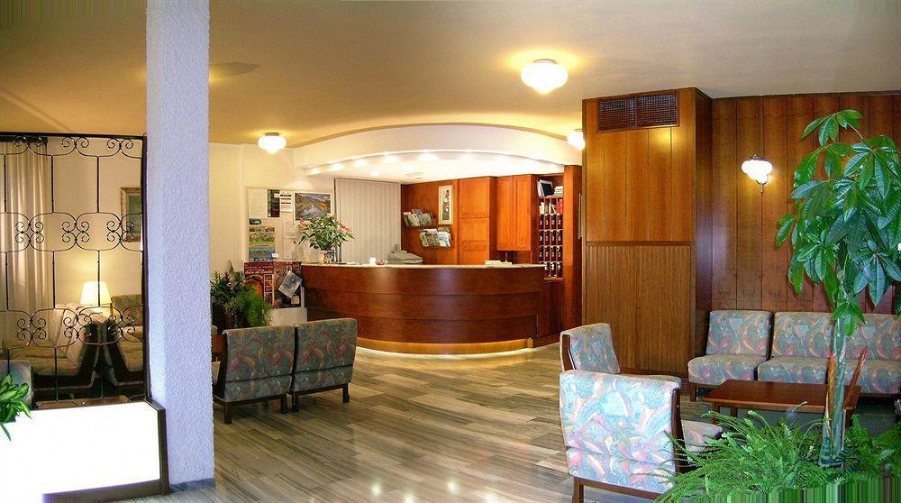 Hotel Giulio Cesare Cinquale Exterior foto